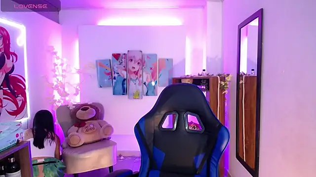 Snapshot of FIORELLA_L chatting on 03/17/26, 12:19 FIORELLA L online show from 03/17/26, 12:19