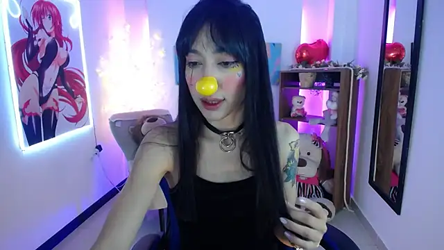 Snapshot of FIORELLA_L chatting on 04/06/26, 12:06 FIORELLA L online show from 04/06/26, 12:06