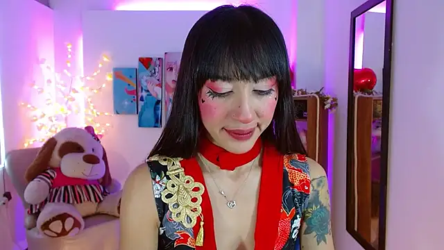 Snapshot of FIORELLA_L chatting on 04/13/26, 12:10 FIORELLA L online show from 04/13/26, 12:10