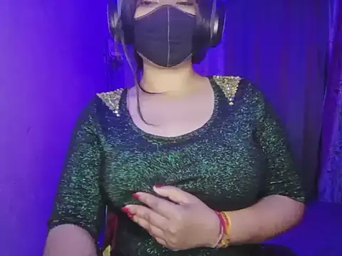 Snapshot of Bold_Beauty_07 chatting on 02/18/26, 07:54 Bold Beauty 07 online show from 02/18/26, 07:54