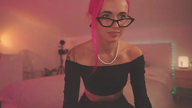 Sarah Pink online show from 12/01/24, 06:08