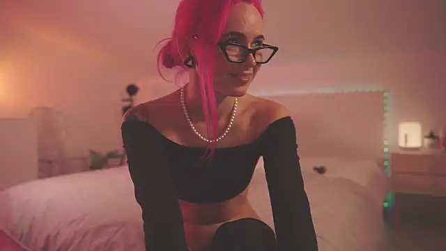 Sarah Pink online show from 12/01/24, 09:15