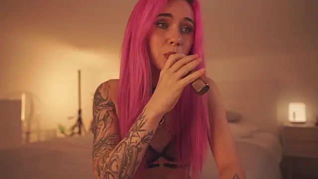 Sarah Pink online show from 02/08/25, 05:29