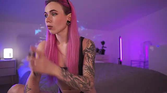 Sarah Pink online show from 03/22/25, 05:20