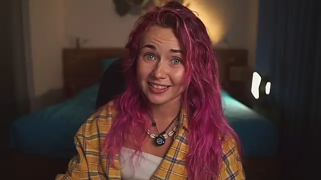 Snapshot of Sarah_Pink chatting on 03/15/26, 02:01 Sarah Pink online show from 03/15/26, 02:01