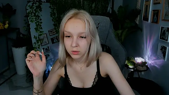 Snapshot of MaoqiBeverly chatting on 05/19/26, 08:20 MaoqiBeverly online show from 05/19/26, 08:20