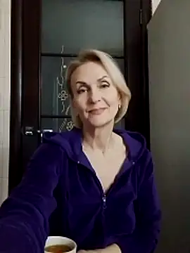 MichelleSolis online show from 04/17/26, 04:10