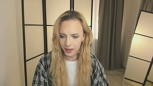 Snapshot of Tiffany__King chatting on 03/14/26, 08:25 Tiffany King online show from 03/14/26, 08:25