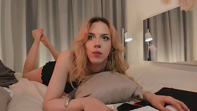 Snapshot of Tiffany__King chatting on 04/06/26, 04:46 Tiffany King online show from 04/06/26, 04:46