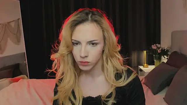 Snapshot of Tiffany__King chatting on 04/12/26, 06:07 Tiffany King online show from 04/12/26, 06:07