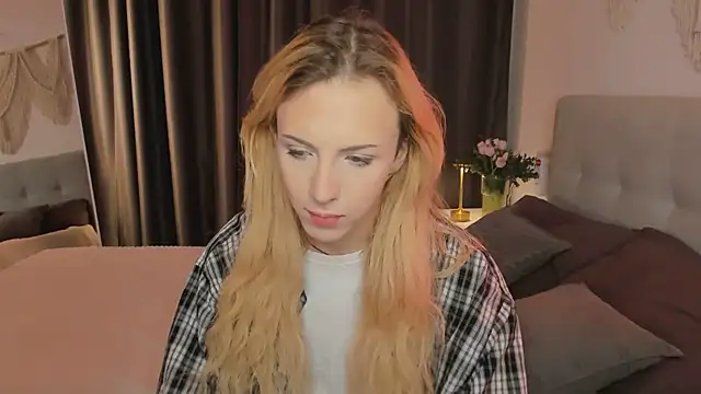 Snapshot of Tiffany__King chatting on 04/15/26, 05:25 Tiffany King online show from 04/15/26, 05:25