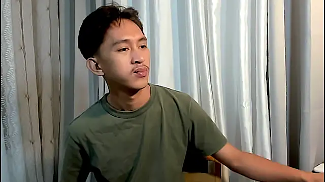  andrie69  online show from 04/17/26, 02:36