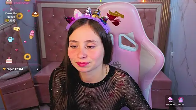 Snapshot of Ariana18_b chatting on 06/18/26, 08:02 Ariana18 b online show from 06/18/26, 08:02