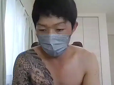 Snapshot of K0U-123 chatting on 06/12/26, 11:25 K0U-123 online show from 06/12/26, 11:25