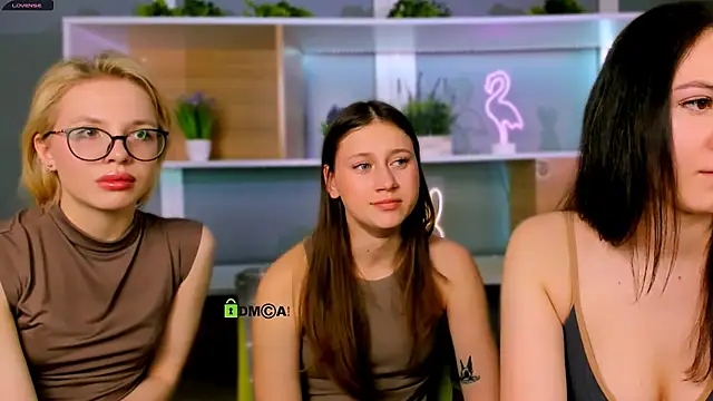 Snapshot of arianaa_cat chatting on 03/01/26, 07:38 arianaa cat online show from 03/01/26, 07:38