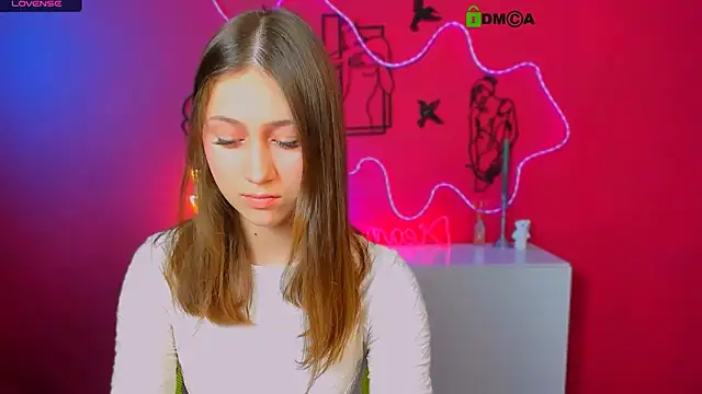 arianaa cat online show from 04/17/26, 06:44