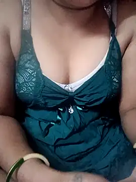 Snapshot of Annuhot143 chatting on 02/15/26, 08:24 Annuhot143 online show from 02/15/26, 08:24