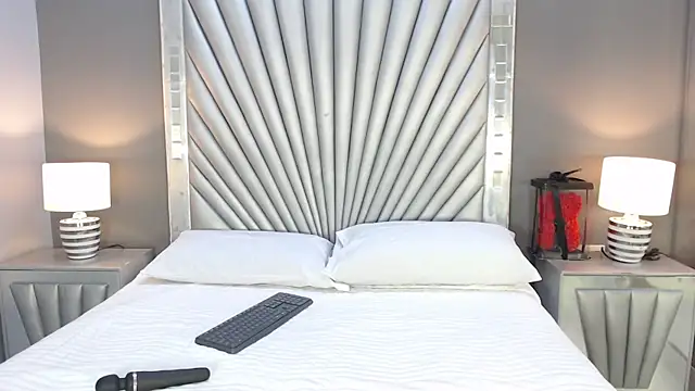 KiaraEverly online show from 02/11/26, 11:59