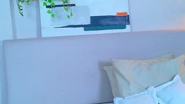 VioletBloomm online show from 03/31/26, 11:43