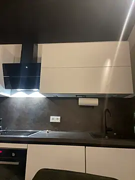 Just-Lilly online show from 04/15/26, 10:10