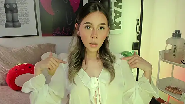 Snapshot of Hey_lucy__ chatting on 05/19/26, 11:16 Hey lucy online show from 05/19/26, 11:16