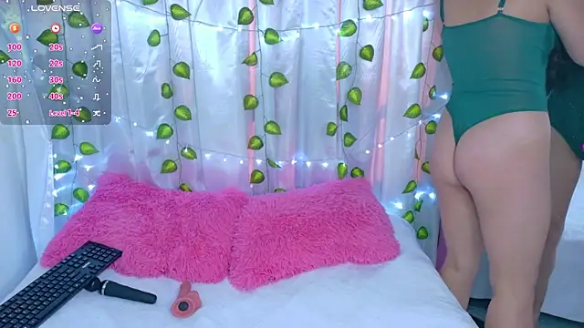 Snapshot of AlannaSmiless chatting on 03/01/26, 12:51 AlannaSmiless online show from 03/01/26, 12:51