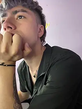 Snapshot of AlexanderCollman2 chatting on 03/12/26, 05:35 AlexanderCollman2 online show from 03/12/26, 05:35