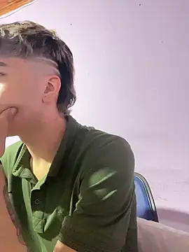 Snapshot of AlexanderCollman2 chatting on 03/18/26, 05:43 AlexanderCollman2 online show from 03/18/26, 05:43