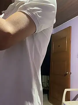 Snapshot of AlexanderCollman2 chatting on 04/06/26, 03:48 AlexanderCollman2 online show from 04/06/26, 03:48