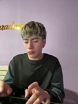 Snapshot of AlexanderCollman2 chatting on 04/10/26, 02:28 AlexanderCollman2 online show from 04/10/26, 02:28