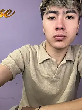 Snapshot of AlexanderCollman2 chatting on 04/20/26, 02:03 AlexanderCollman2 online show from 04/20/26, 02:03