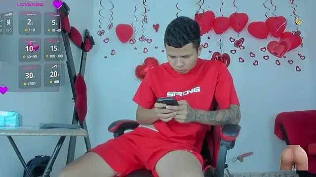 Snapshot of Steven_and_Camilo18 chatting on 02/20/26, 11:43 Steven and Camilo18 online show from 02/20/26, 11:43