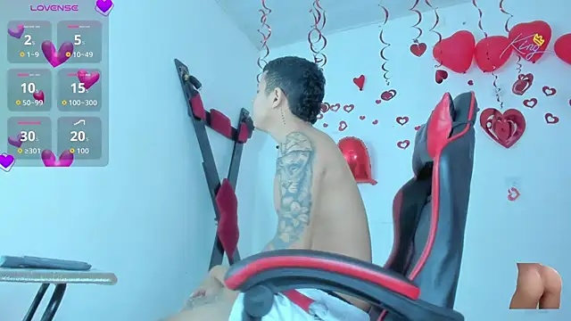 Snapshot of Steven_and_Camilo18 chatting on 02/21/26, 11:44 Steven and Camilo18 online show from 02/21/26, 11:44