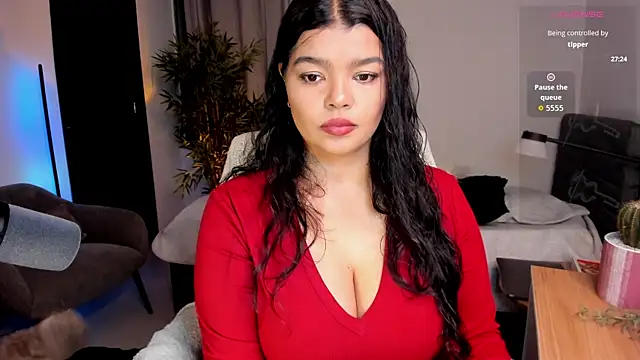 Snapshot of moonhelen chatting on 04/11/26, 02:49 moonhelen online show from 04/11/26, 02:49
