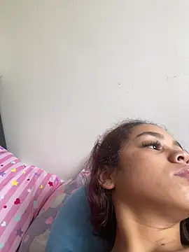 Snapshot of CarolineFyre chatting on 06/27/26, 11:37 CarolineFyre online show from 06/27/26, 11:37