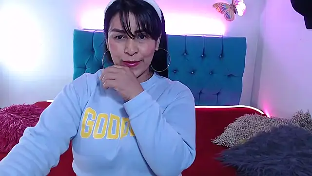 Snapshot of hotsweet-69 chatting on 03/06/26, 05:15 hotsweet-69 online show from 03/06/26, 05:15