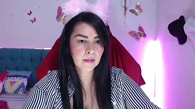 Snapshot of hotsweet-69 chatting on 05/24/26, 06:40 hotsweet-69 online show from 05/24/26, 06:40