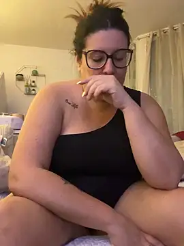 Snapshot of JasmineGlow7 chatting on 03/14/26, 11:32 JasmineGlow7 online show from 03/14/26, 11:32