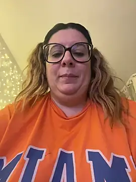 Snapshot of JasmineGlow7 chatting on 04/12/26, 06:57 JasmineGlow7 online show from 04/12/26, 06:57