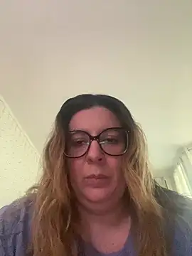 Snapshot of JasmineGlow7 chatting on 04/19/26, 05:23 JasmineGlow7 online show from 04/19/26, 05:23