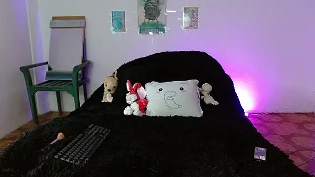 Snapshot of miadavisXXX chatting on 03/17/26, 07:39 miadavisXXX online show from 03/17/26, 07:39