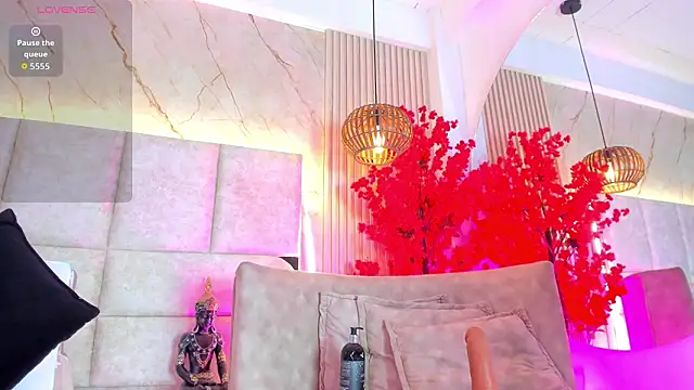 EmmaLovve online show from 03/06/26, 02:30