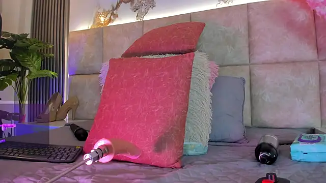 EmmaLovve online show from 03/19/26, 02:37