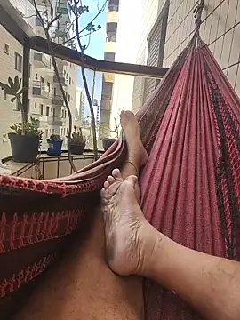 Snapshot of Gordinho_dos_pes chatting on 04/13/26, 04:01 Gordinho dos pes online show from 04/13/26, 04:01