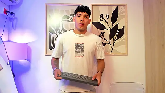 Snapshot of justin_payn14 chatting on 03/13/26, 03:29 justin payn14 online show from 03/13/26, 03:29