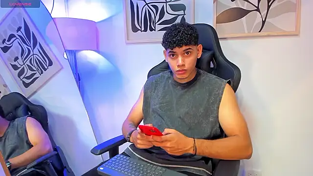 Snapshot of justin_payn14 chatting on 03/20/26, 07:19 justin payn14 online show from 03/20/26, 07:19