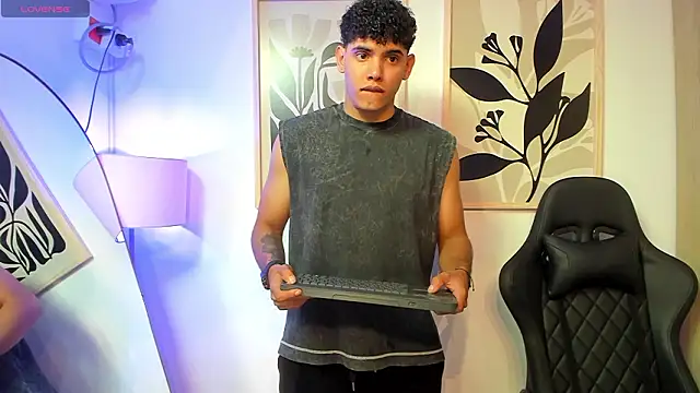 Snapshot of justin_payn14 chatting on 03/26/26, 02:33 justin payn14 online show from 03/26/26, 02:33