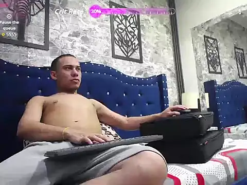 Snapshot of fuck_boy17 chatting on 02/12/26, 03:01 fuck boy17 online show from 02/12/26, 03:01