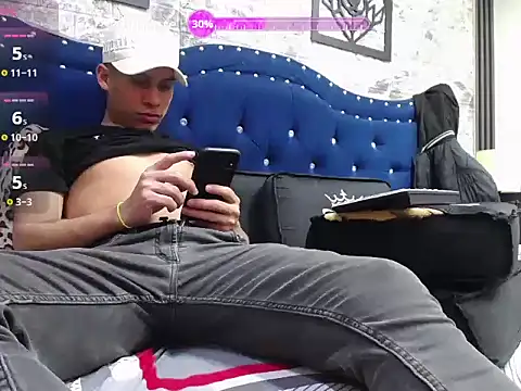 Snapshot of fuck_boy17 chatting on 02/20/26, 04:31 fuck boy17 online show from 02/20/26, 04:31