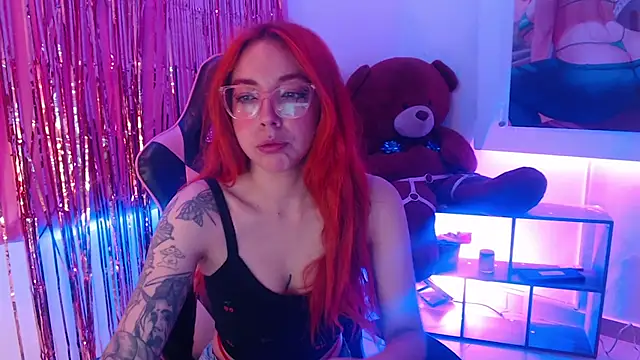 Snapshot of mere_in_redd chatting on 04/15/26, 02:46 mere in redd online show from 04/15/26, 02:46